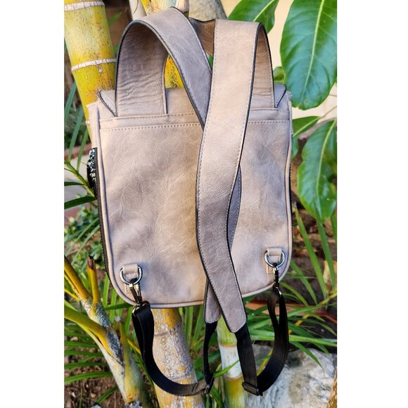 Liz Soto slim Julia Backpack in Tan and Black main image 7